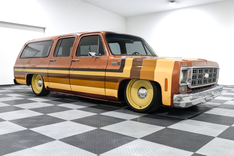 Chevrolet-Suburban-1977-Orange-TAN-3
