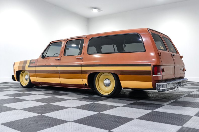 Chevrolet-Suburban-1977-Orange-TAN-33