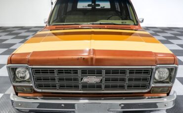 Chevrolet-Suburban-1977-Orange-TAN