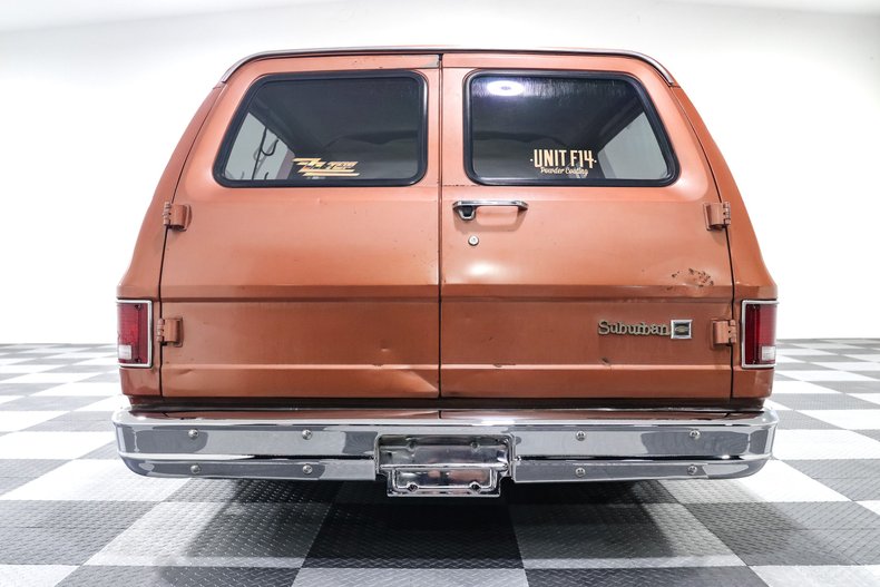 Chevrolet-Suburban-1977-Orange-TAN-9