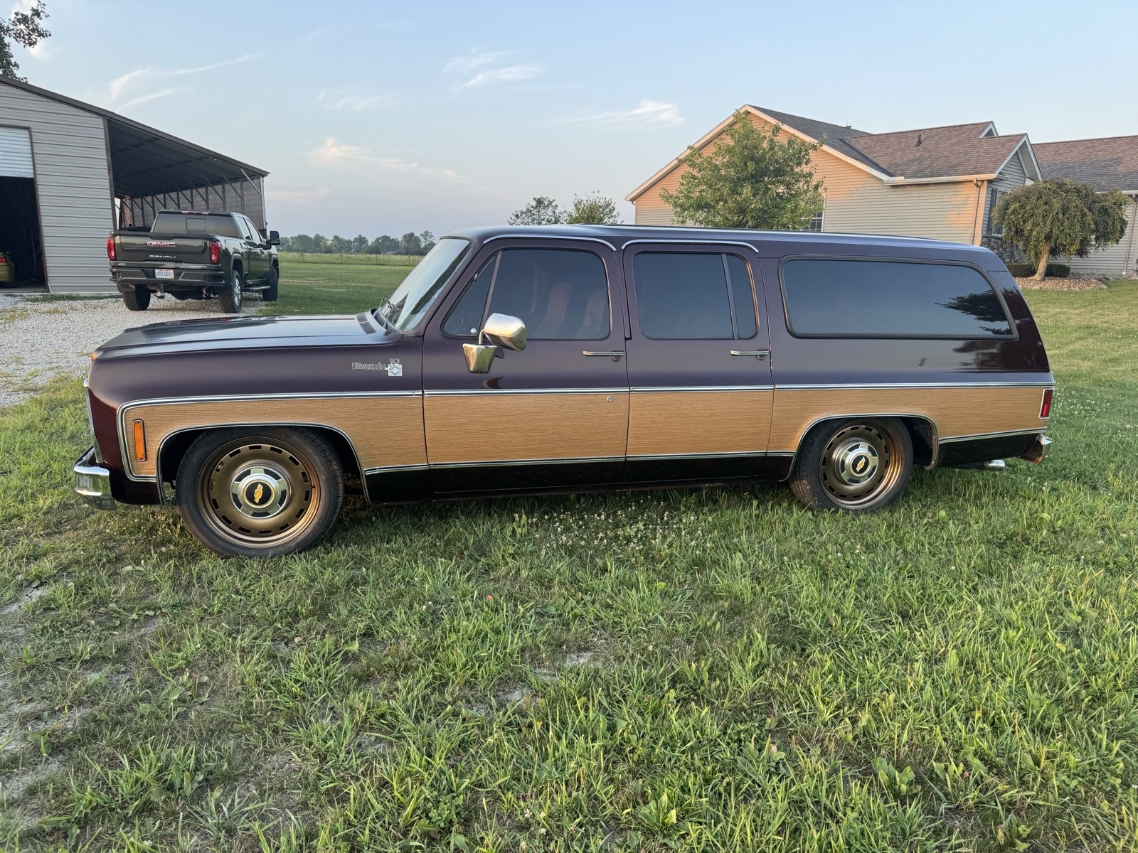 Chevrolet-Suburban-1979-1