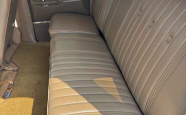 Chevrolet-Suburban-1979-22
