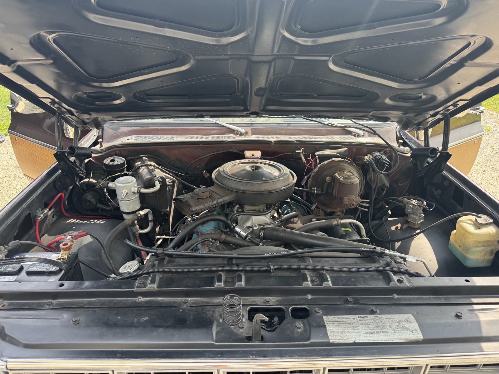 Chevrolet-Suburban-1979-26