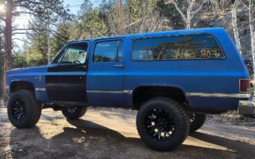 Chevrolet-Suburban-1982-Blue-1