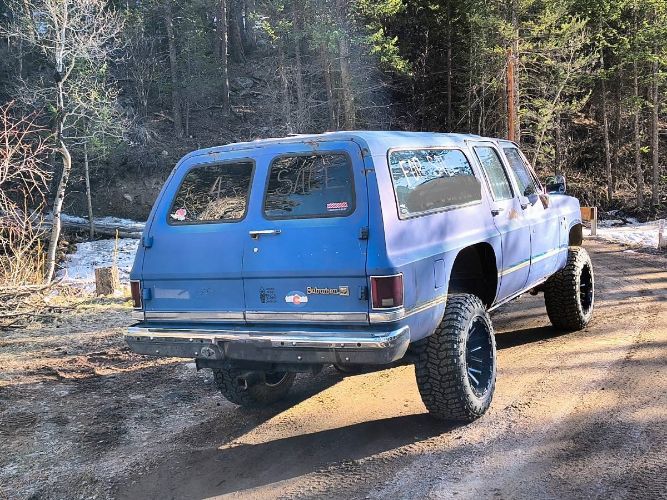 Chevrolet-Suburban-1982-Blue-5