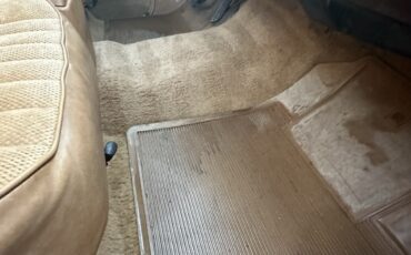 Chevrolet-Suburban-1988-SUV-12