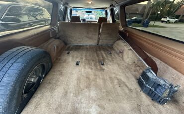 Chevrolet-Suburban-1988-SUV-19