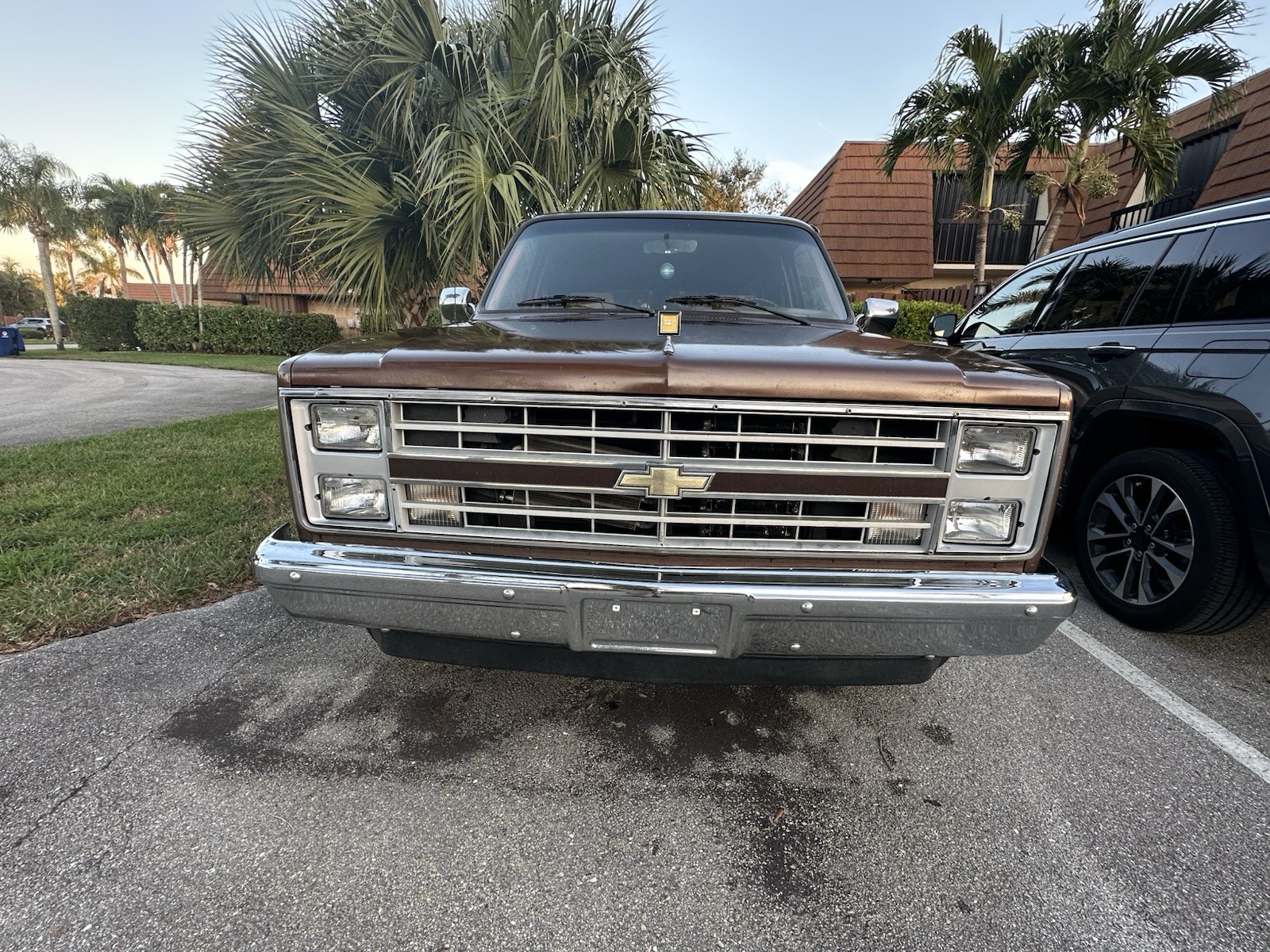 Chevrolet-Suburban-1988-SUV-7