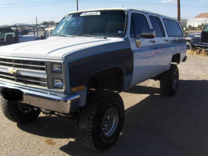 Chevrolet-Suburban-1988-White