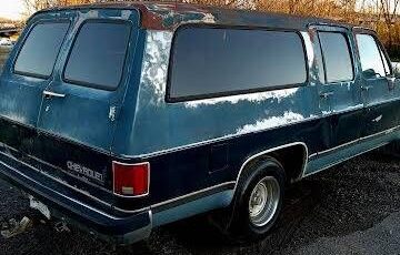 Chevrolet-Suburban-1989-2