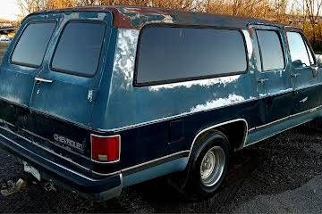 Chevrolet-Suburban-1989-2