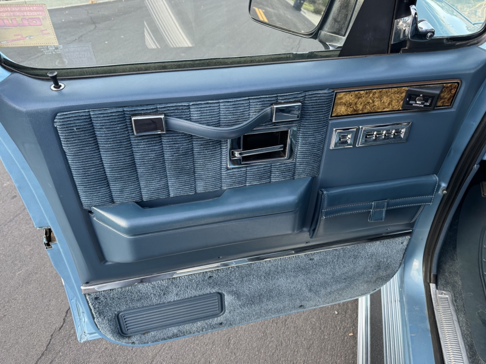 Chevrolet-Suburban-1991-SUV-10