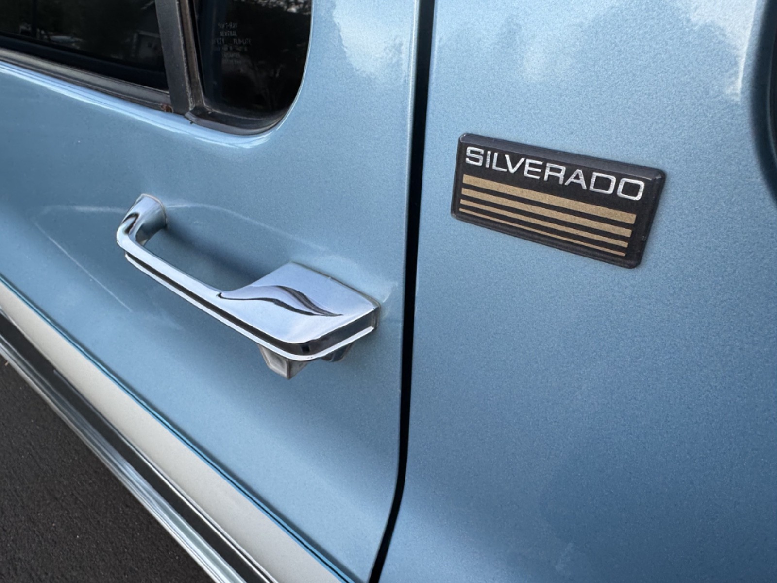 Chevrolet-Suburban-1991-SUV-15