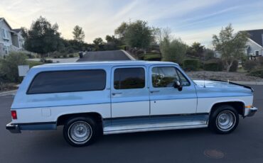 Chevrolet-Suburban-1991-SUV-4