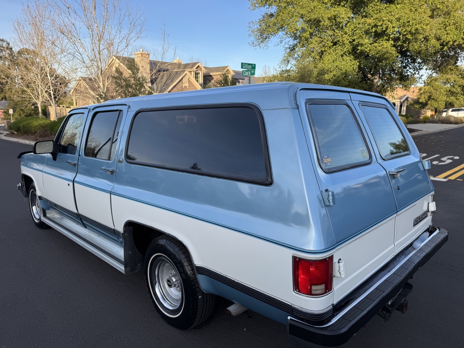 Chevrolet-Suburban-1991-SUV-8