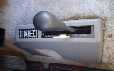 Chevrolet-Suburban-1995-SUV-31