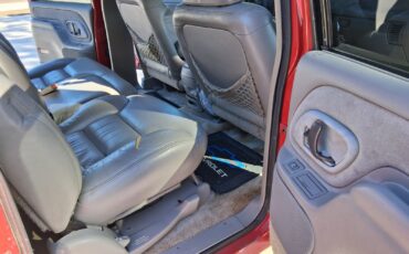 Chevrolet-Suburban-1995-SUV-37