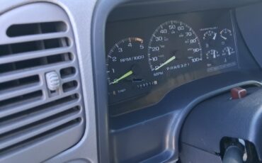 Chevrolet-Suburban-1995-SUV-38