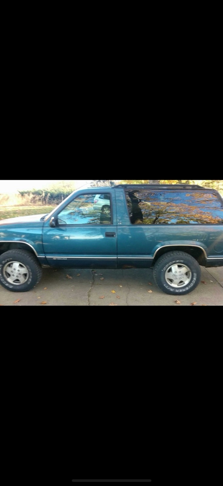Chevrolet-Tahoe-1995-SUV-2