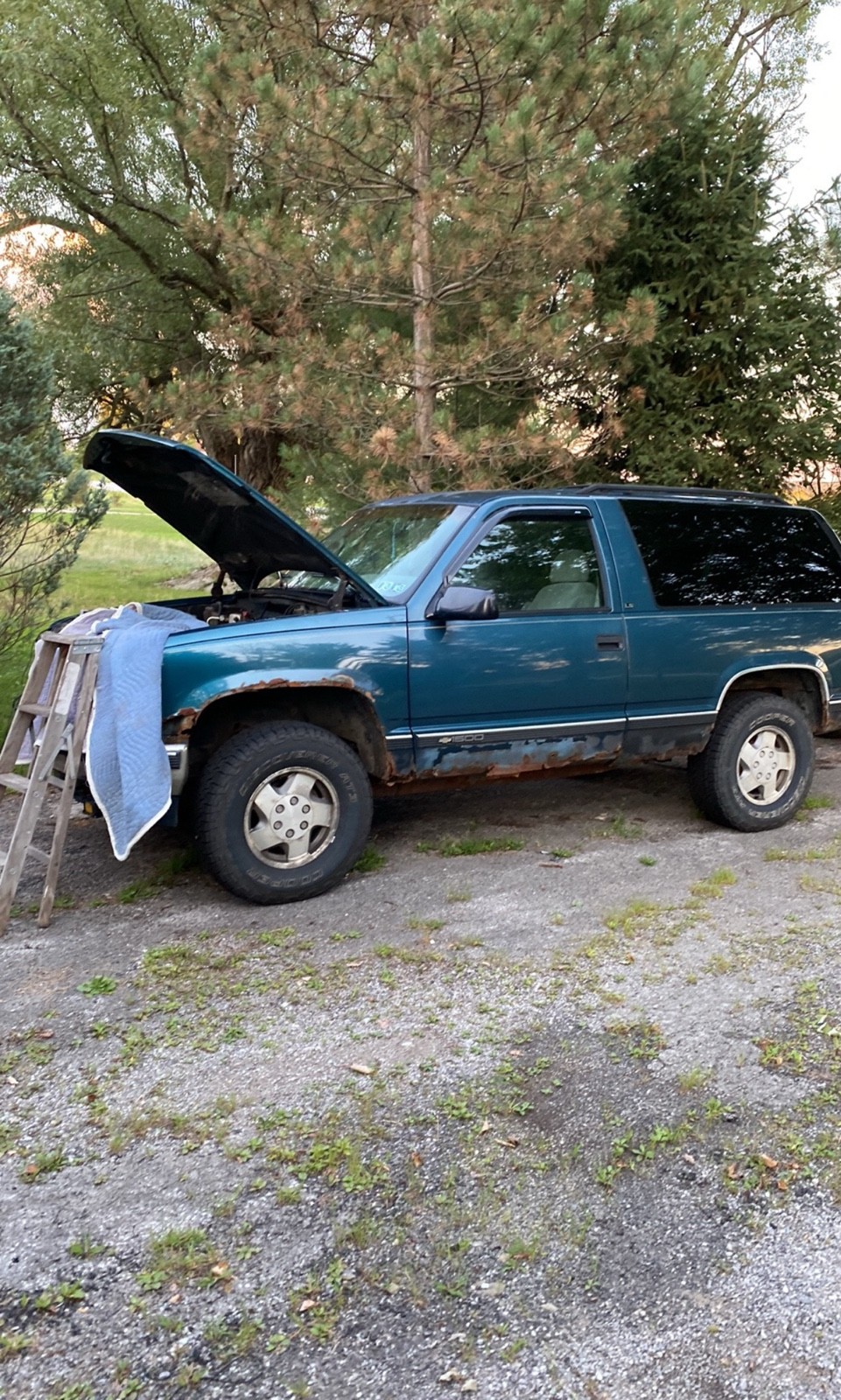 Chevrolet-Tahoe-1995-SUV-3