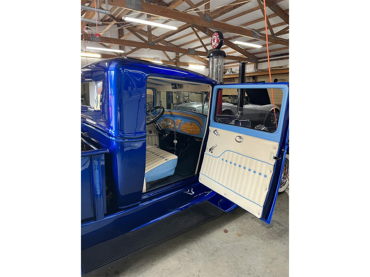 Chevrolet-Truck-1930-Blue-Cream-4