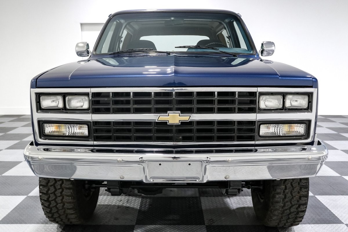 Chevrolet-V10-Blazer-1987-SUV-1