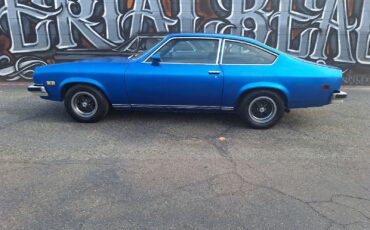 Chevrolet-Vega-1975