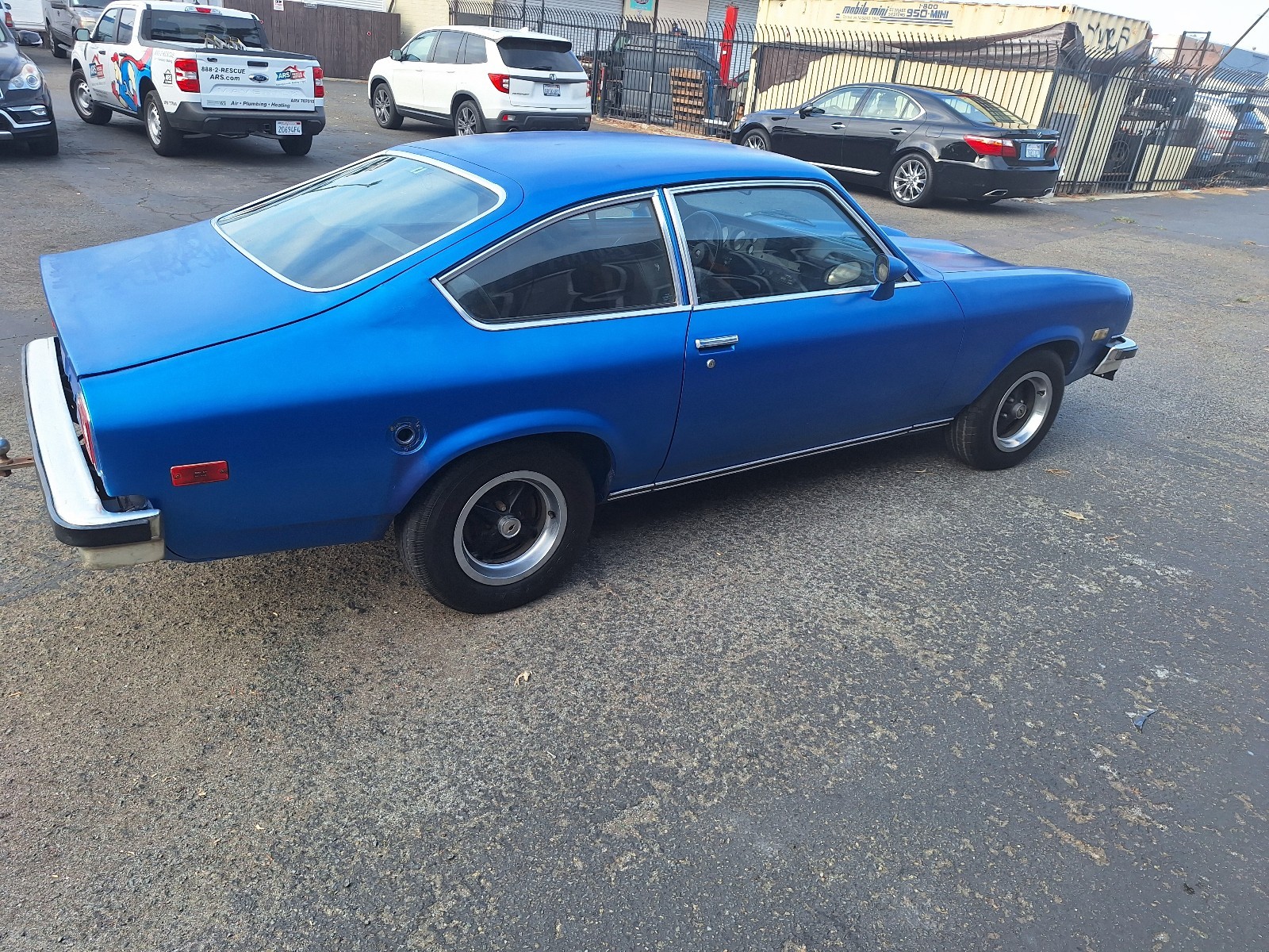 Chevrolet-Vega-1975-4
