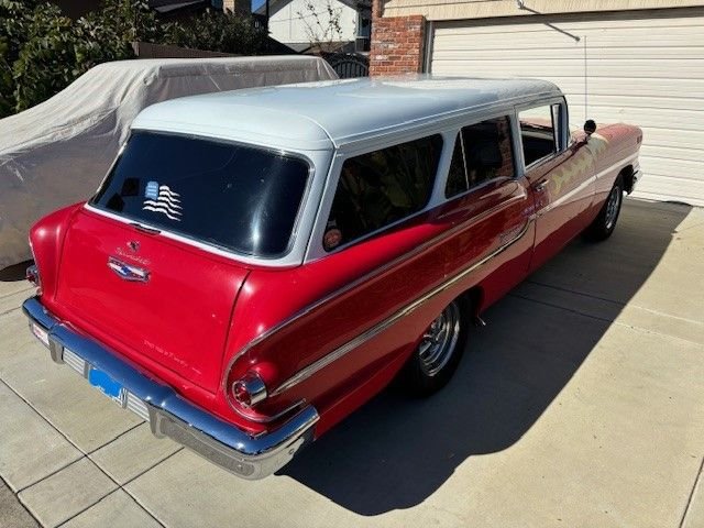 Chevrolet-Yeoman-1958-red-and-white-gray-17