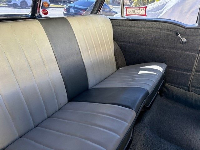 Chevrolet-Yeoman-1958-red-and-white-gray-24