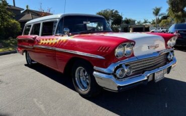 Chevrolet-Yeoman-1958-red-and-white-gray