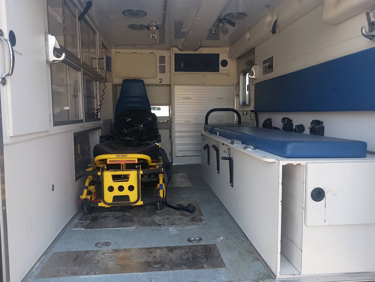 Chevrolet-ambulance-diesel-1995-4