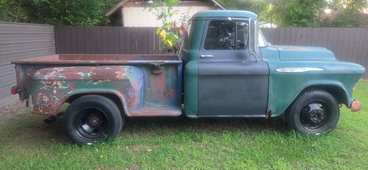 Chevrolet-apache-1957-green