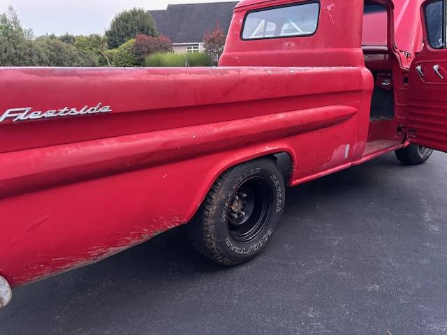 Chevrolet-apache-1958-red-15