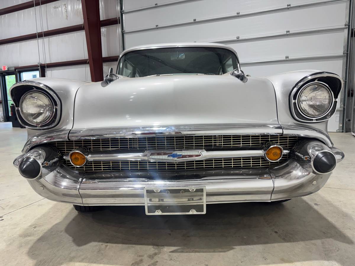 Chevrolet-bel-air-1957-silver-16