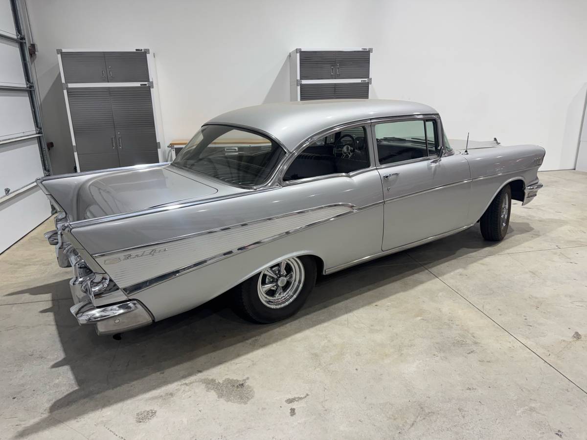 Chevrolet-bel-air-1957-silver-4