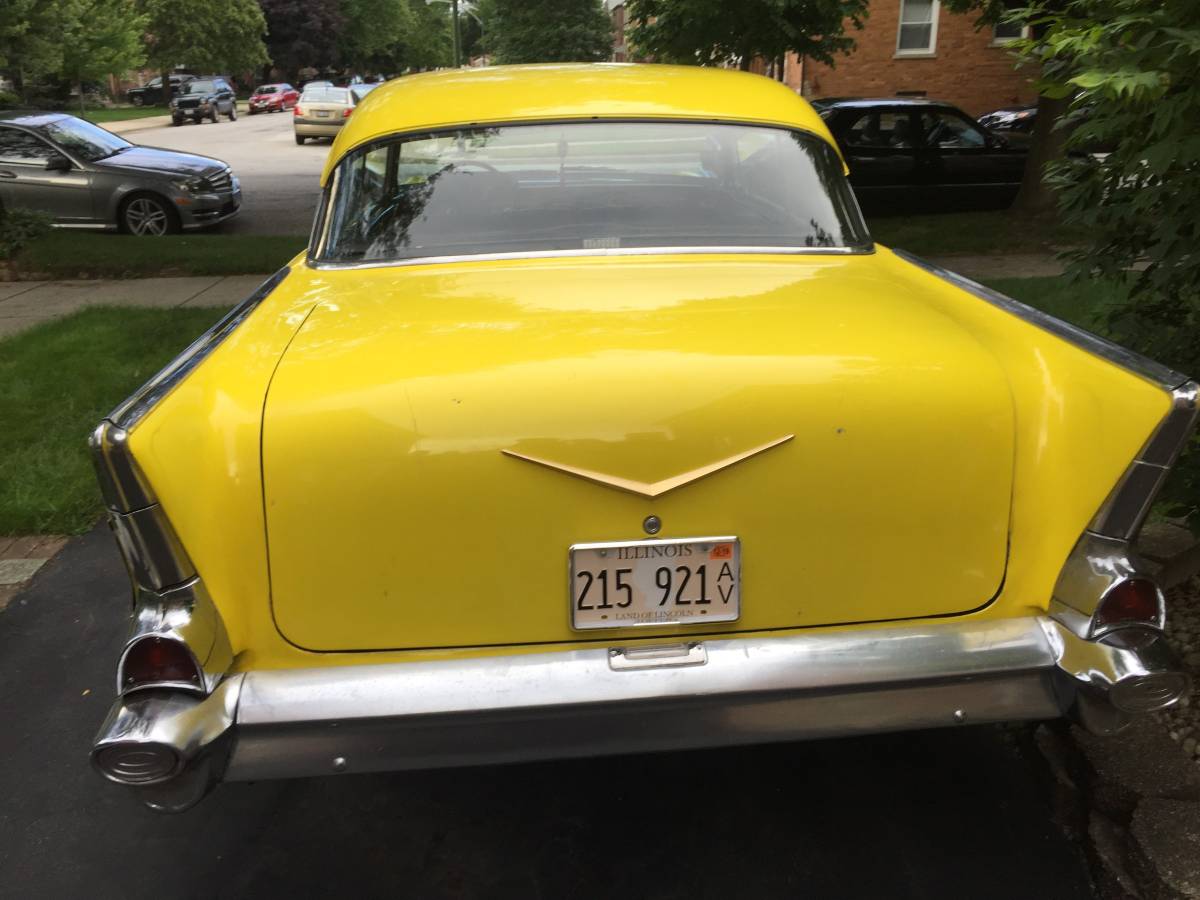 Chevrolet-bel-air-1957-yellow-5