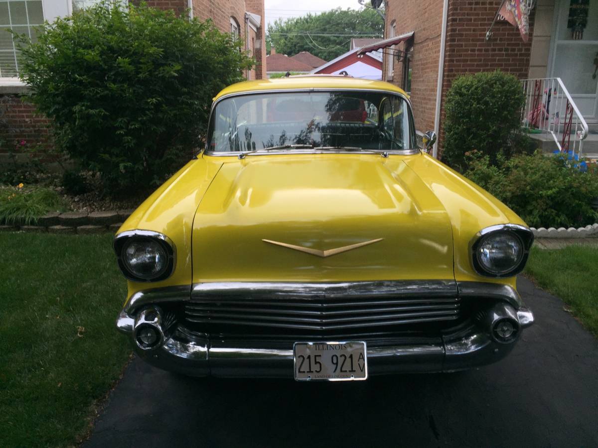 Chevrolet-bel-air-1957-yellow-7
