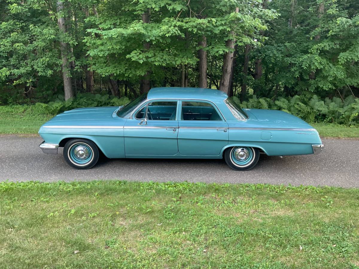 Chevrolet-bel-air-1962-blue-14