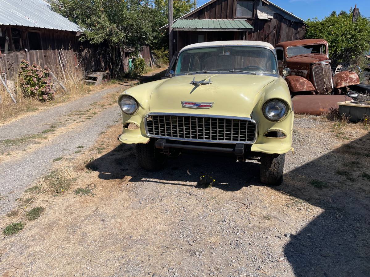 Chevrolet-bel-air-2-dr-1955-yellow-2