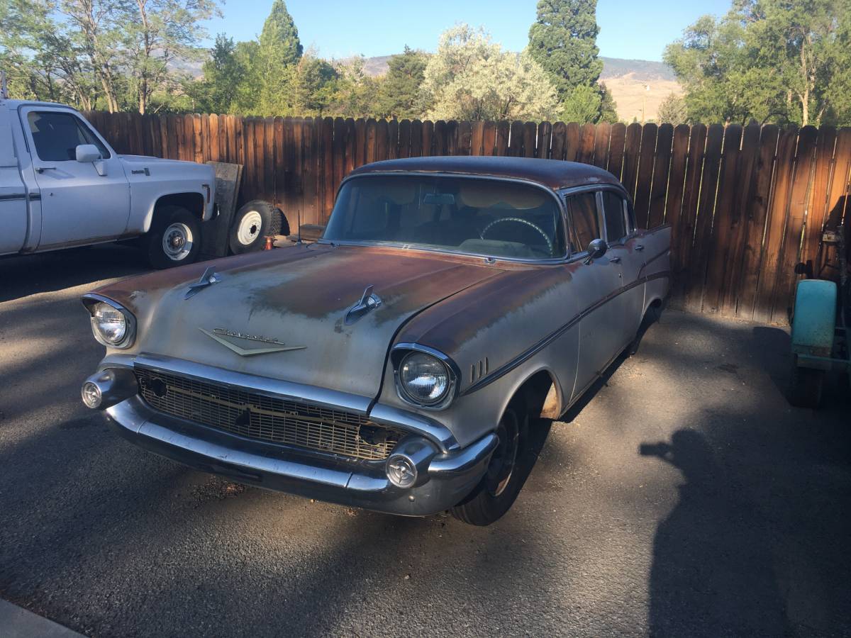 Chevrolet-bel-air-4-door-1957-1