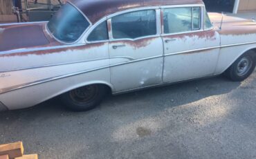 Chevrolet-bel-air-4-door-1957-2