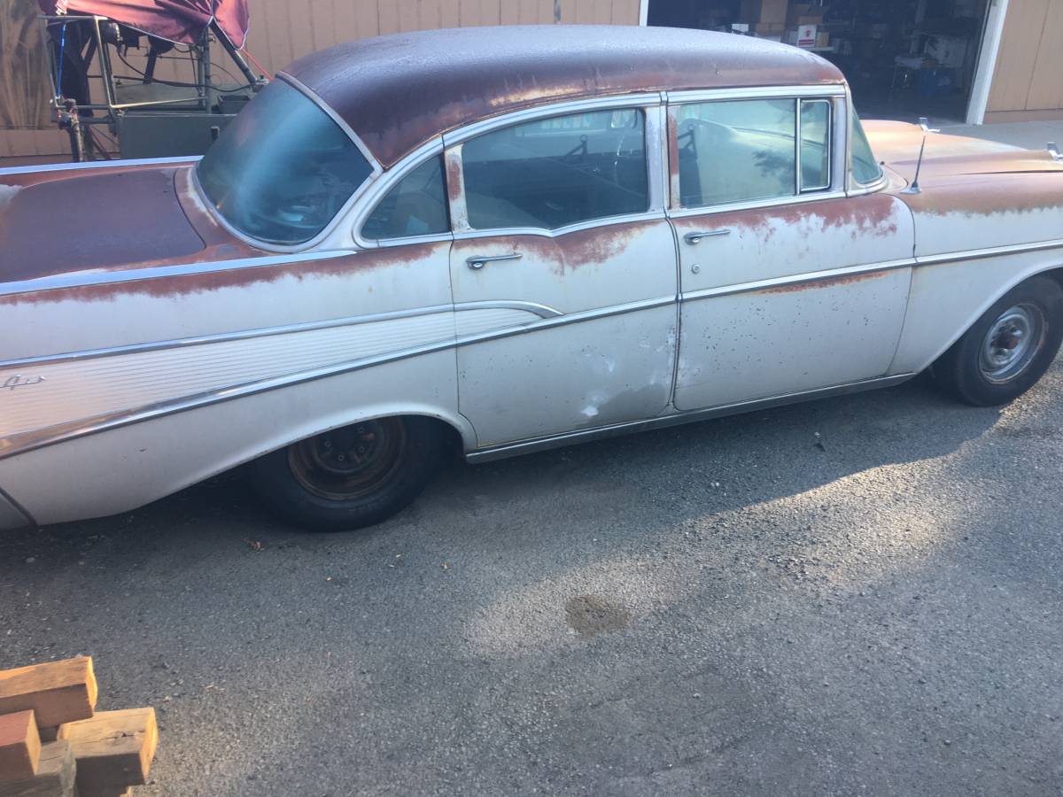 Chevrolet-bel-air-4-door-1957-2