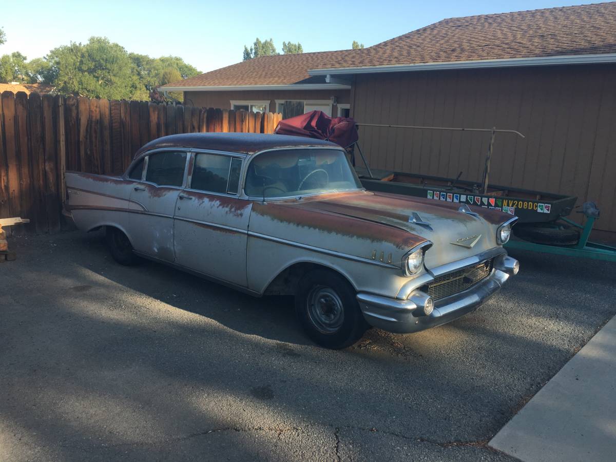 Chevrolet-bel-air-4-door-1957