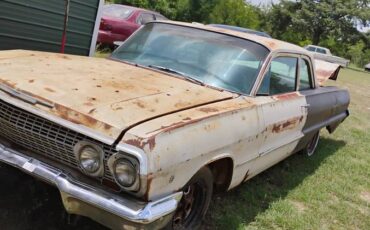 Chevrolet-biscayne-1963-white