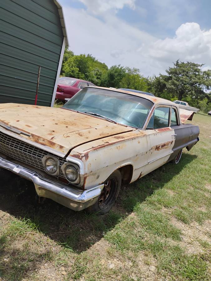 Chevrolet-biscayne-1963-white