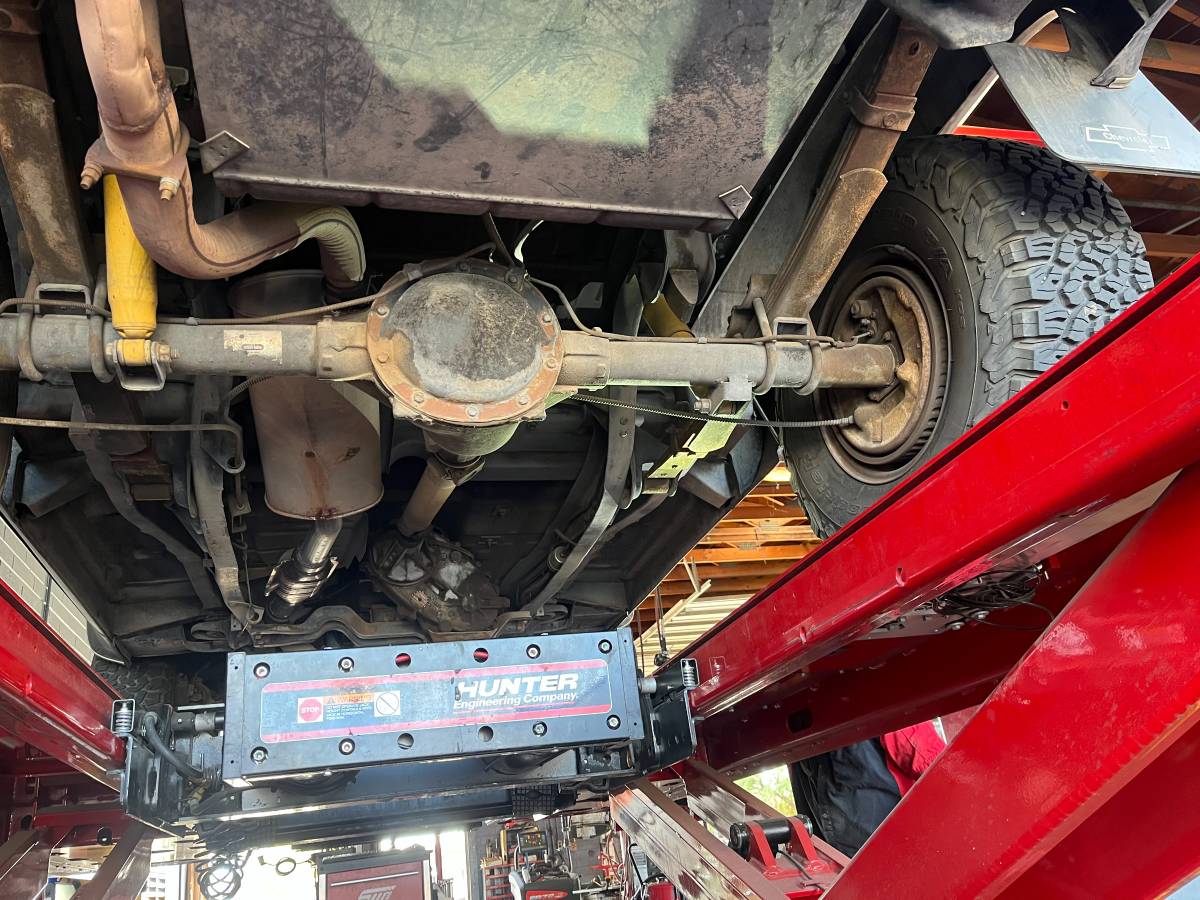 Chevrolet-blazer-12-ton-nominal-1987-brown-4