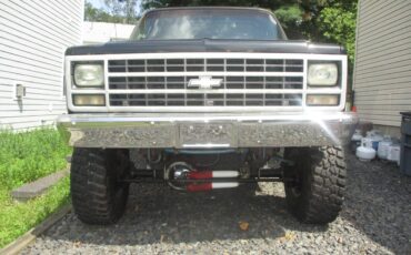 Chevrolet-blazer-12-ton-nominal-1990-black-1