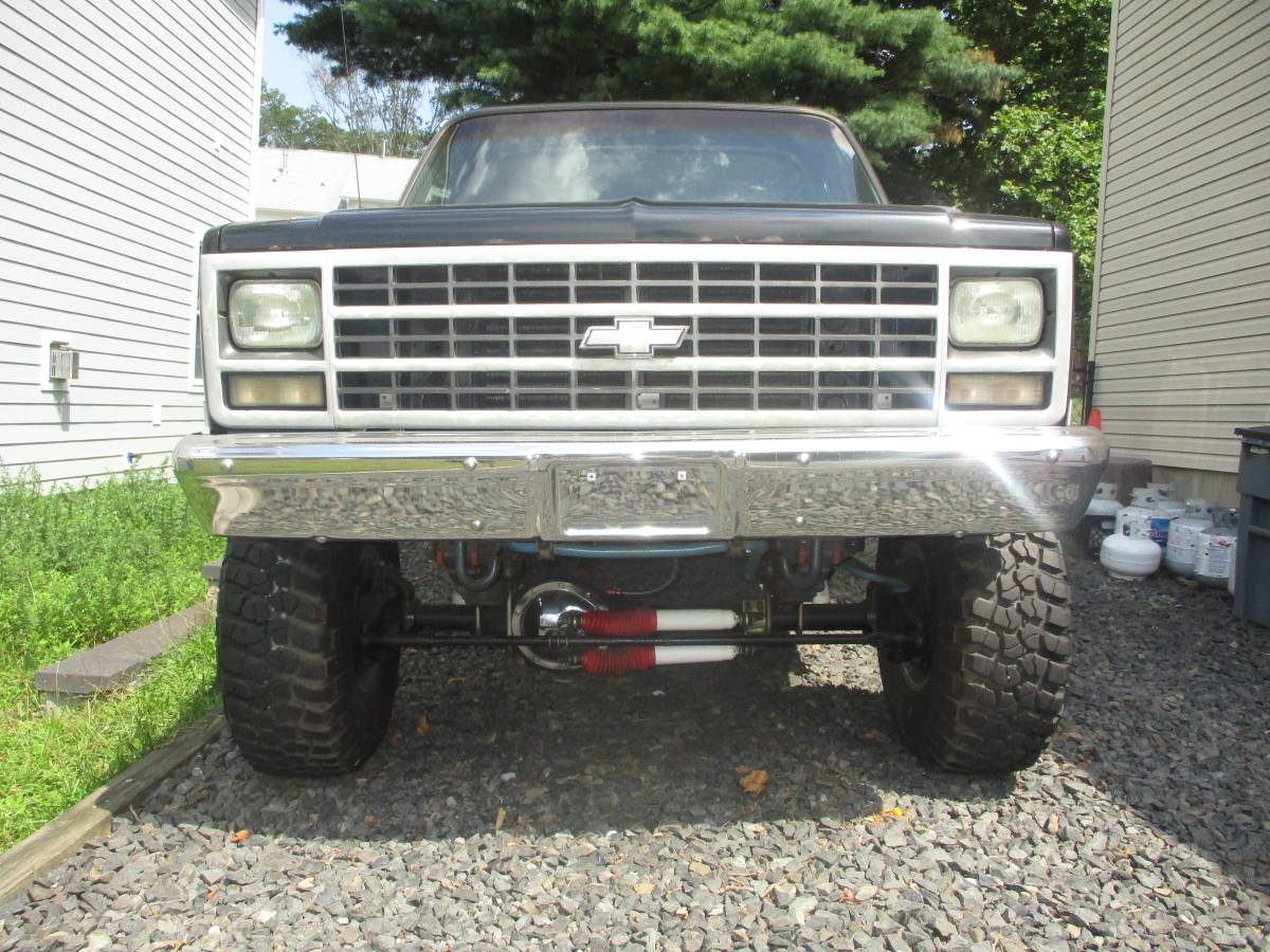 Chevrolet-blazer-12-ton-nominal-1990-black-1