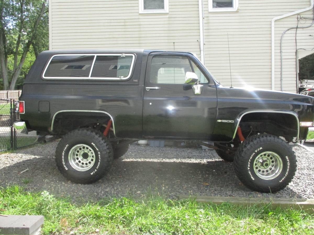 Chevrolet-blazer-12-ton-nominal-1990-black-3